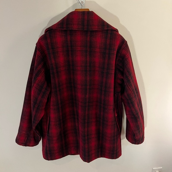 Vintage Woolrich plaid coat. - Picture 4 of 9
